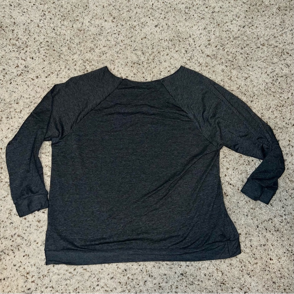 Papermoon 'Weekend' Gray Women's Top With Kangaroo Pocket 3X NEW W/O Tags - Picture 2 of 4